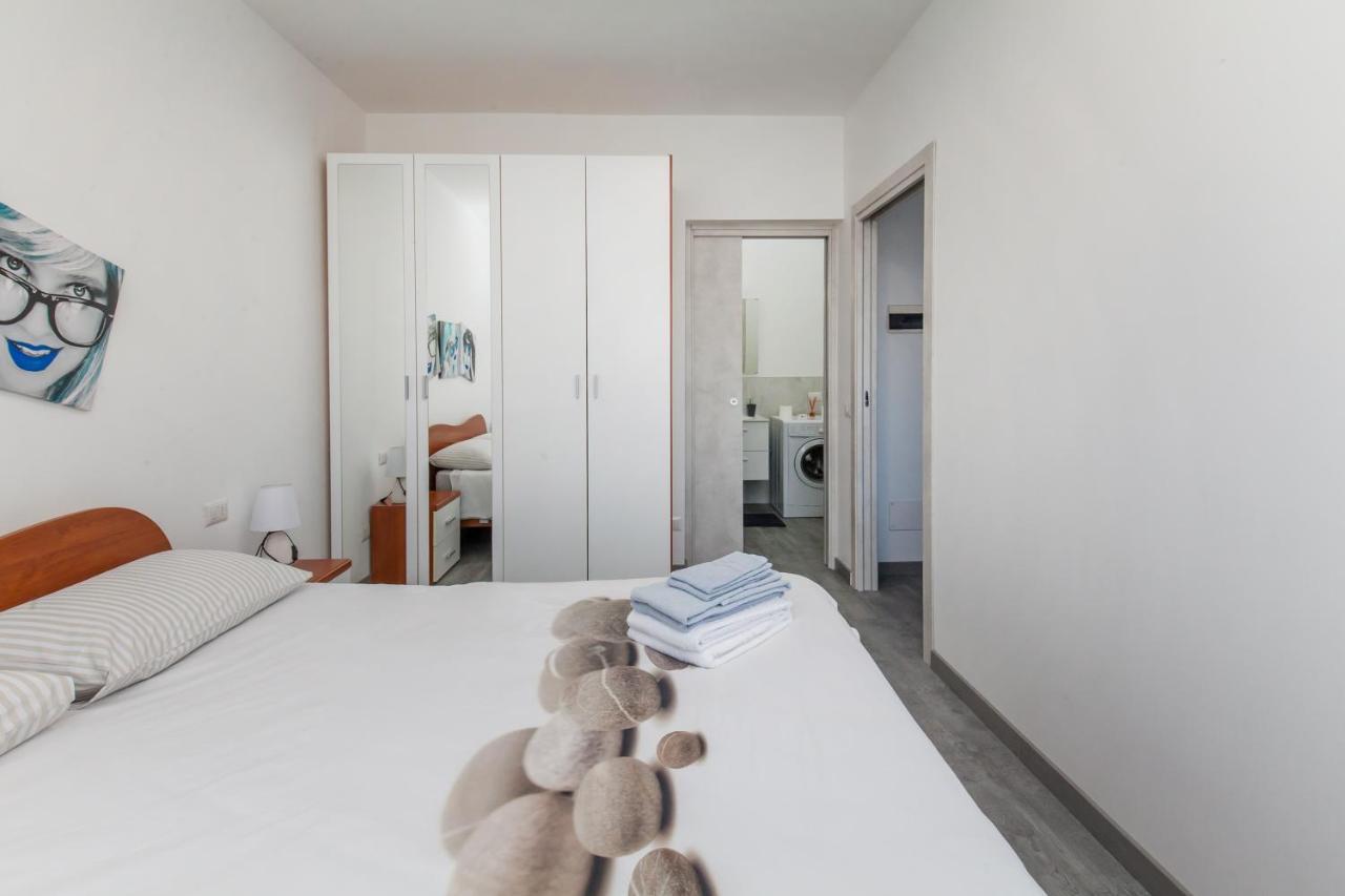 E-Bicocca Apartment Milan Bagian luar foto